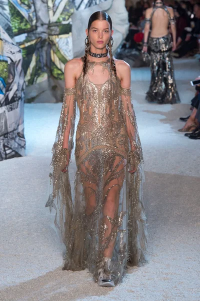 Look 37